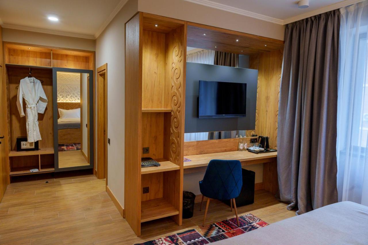 Dami Almaty Hotel Екстериор снимка