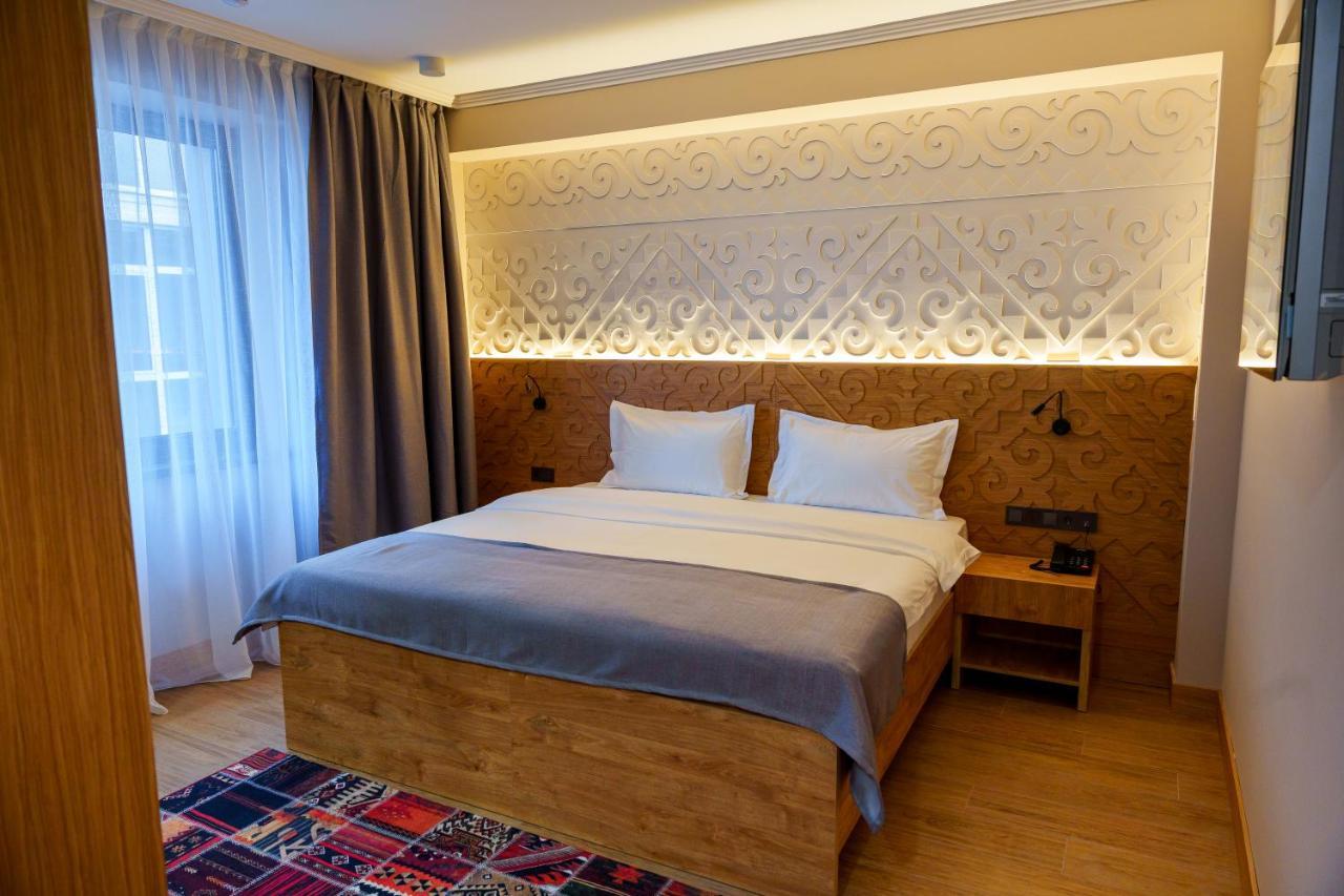 Dami Almaty Hotel Екстериор снимка