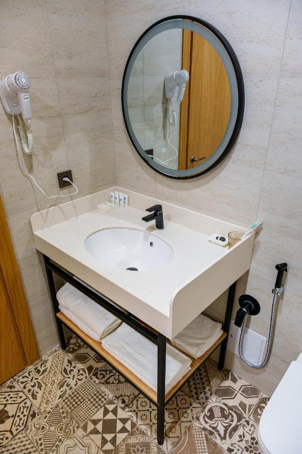 Dami Almaty Hotel Екстериор снимка