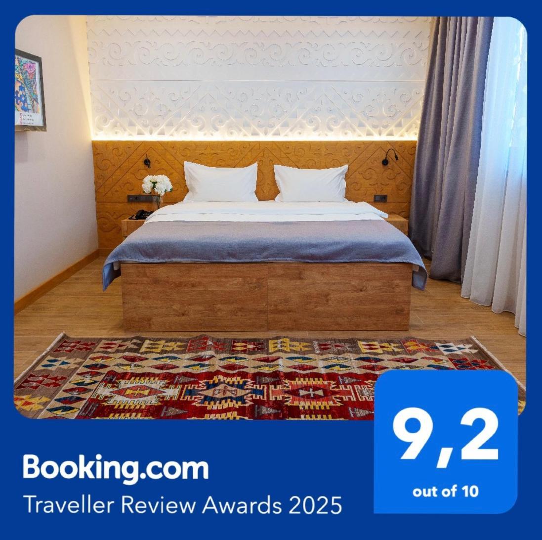 Dami Almaty Hotel Екстериор снимка