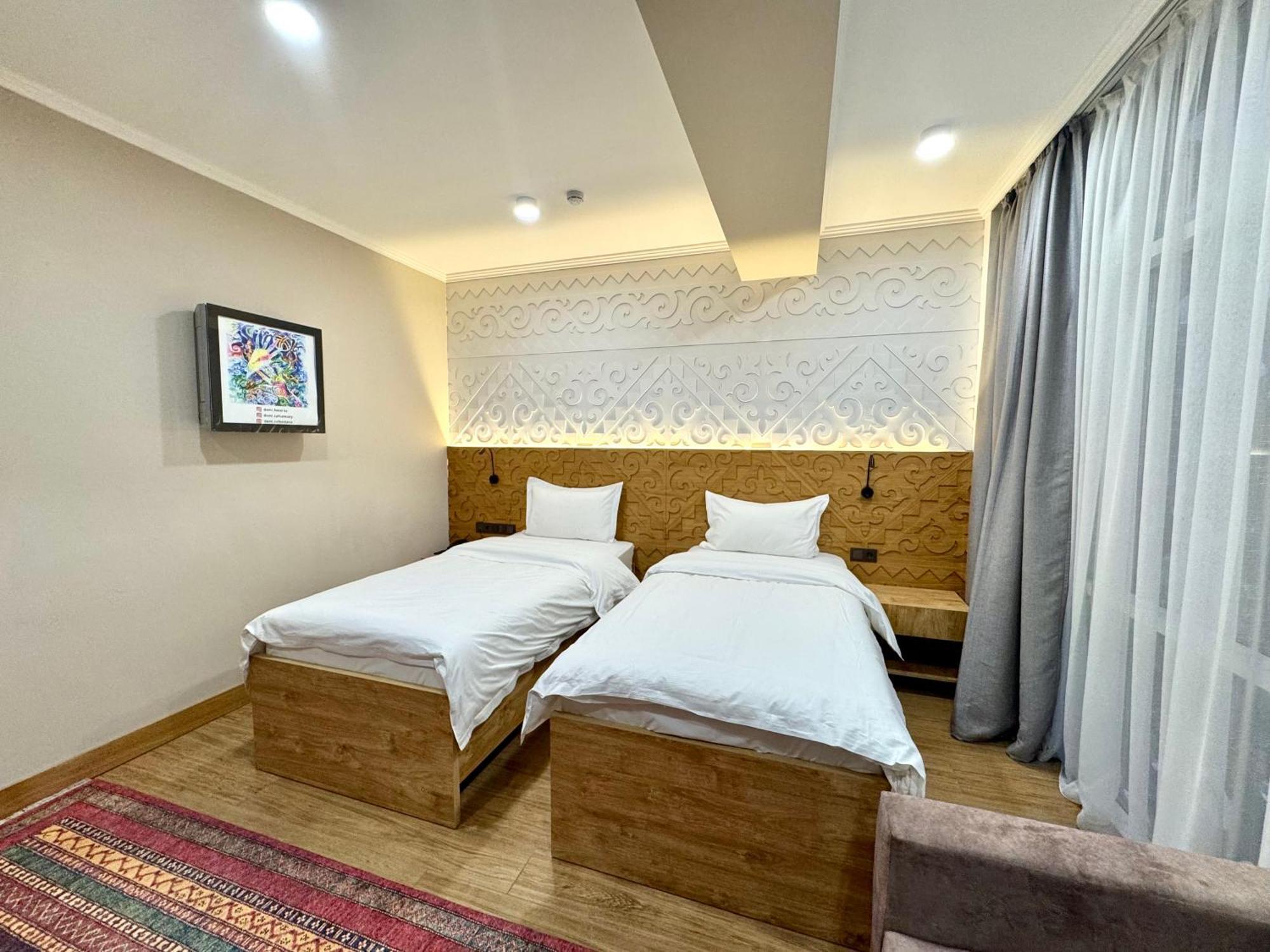Dami Almaty Hotel Екстериор снимка
