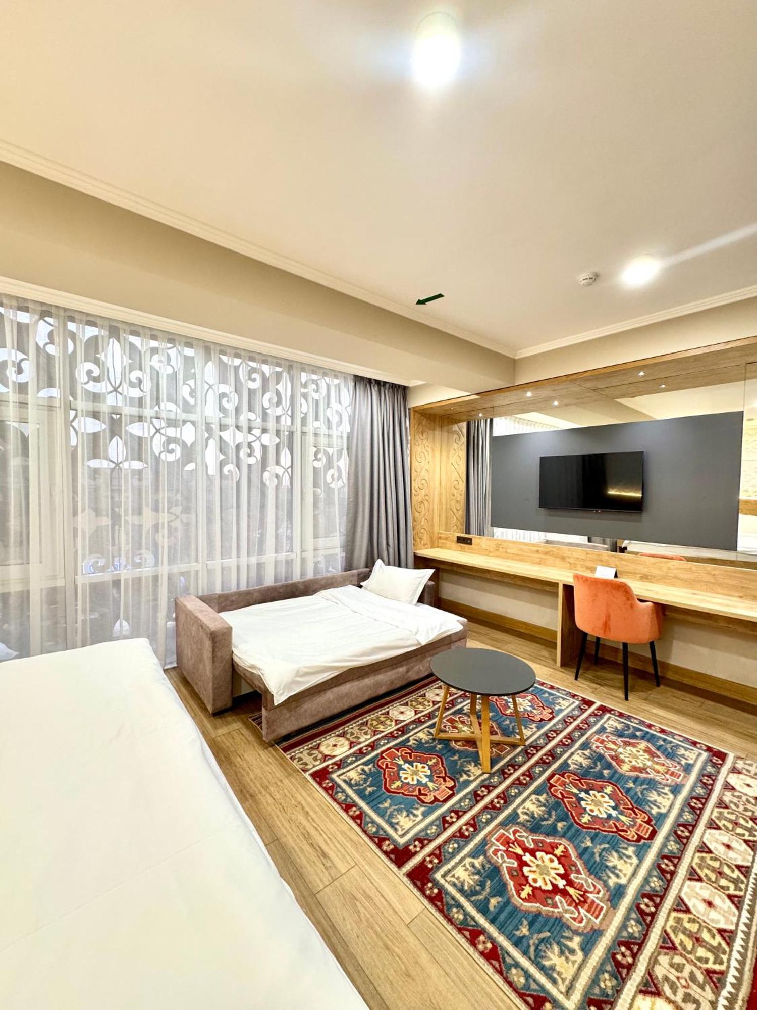 Dami Almaty Hotel Екстериор снимка